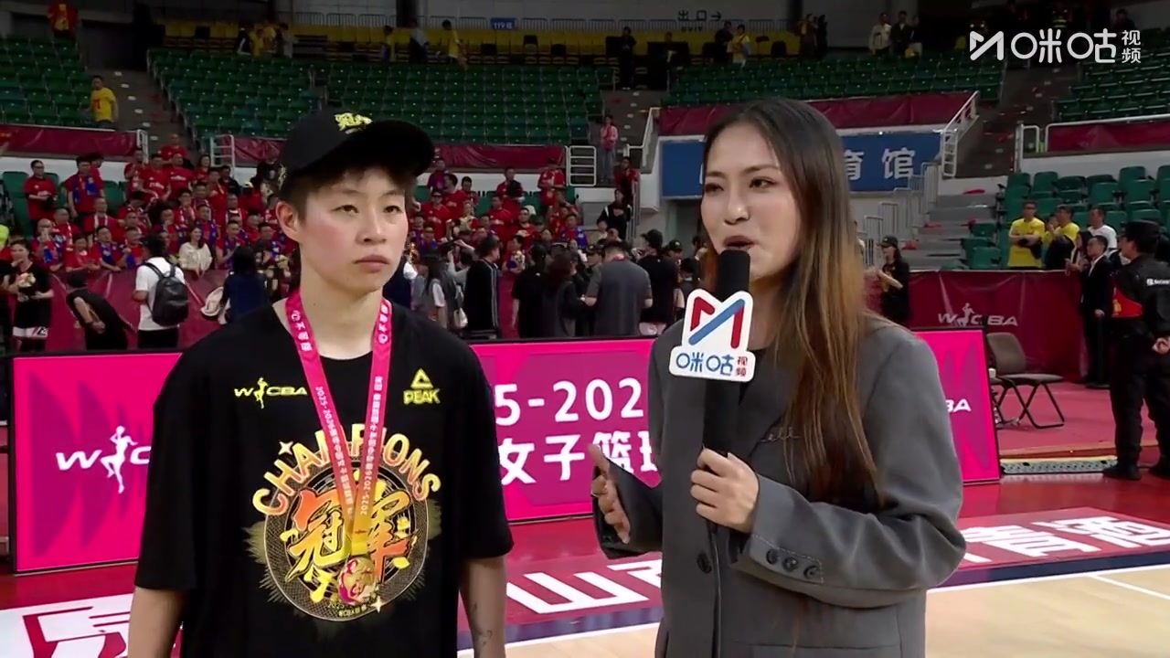 开云体育app-荣膺FMVP！李缘：一切都不容易 在困难和不易中慢慢找回自己